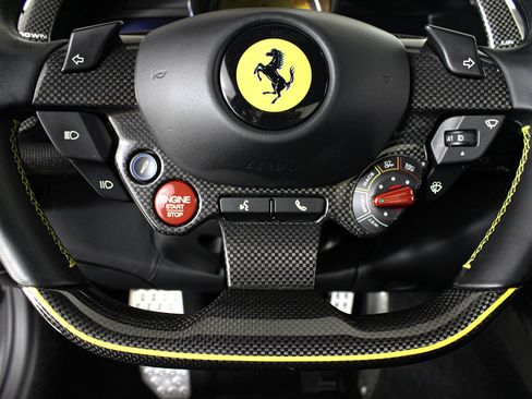 Used 2019 Ferrari 812 Superfast RWD image 45