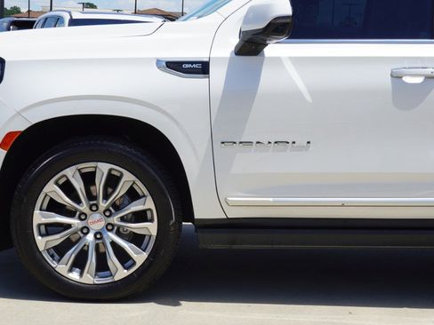 Used 2022 GMC Yukon Denali AWD/4WD image 9