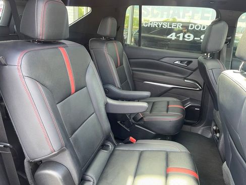 Used 2024 Chevrolet Traverse RS AWD/4WD image 16