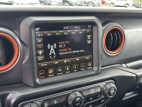 Used 2023 Jeep Gladiator Mojave w/ Cold Weather Group AWD/4WD image 19