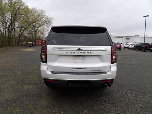 Used 2023 Chevrolet Suburban Premier AWD/4WD image 5