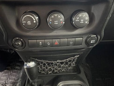 Used 2016 Jeep Wrangler Unlimited Sahara w/ Dual Top Group AWD/4WD image 16