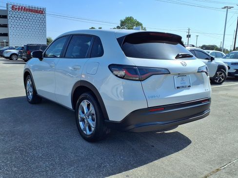Used 2023 Honda HR-V LX image 3