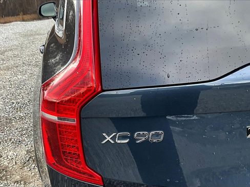 Used 2021 Volvo XC90 T5 Momentum w/ Protection Package Premier image 28