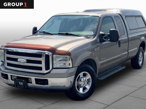 Used 2005 Ford F250 Lariat RWD image 1
