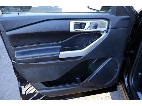 Used 2022 Ford Explorer Limited w/ Equipment Group 301A RWD image 29