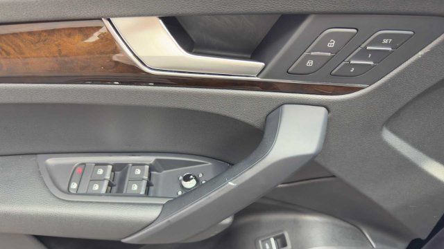 Used 2018 Audi Q5 2.0T Premium AWD/4WD image 21