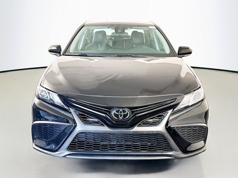Used 2023 Toyota Camry SE FWD image 2