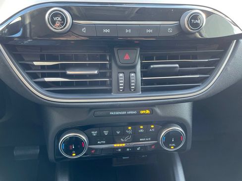 Used 2022 Ford Escape SEL FWD image 12