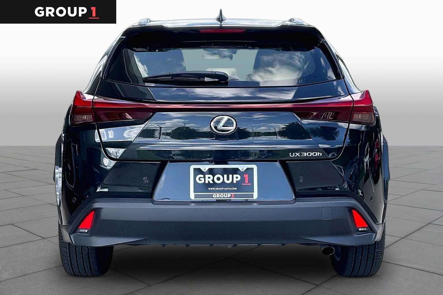 Used 2026 Lexus UX 300h FWD w/ Cold Area Package image 5