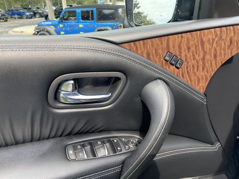 Used 2020 Nissan Armada SL image 11