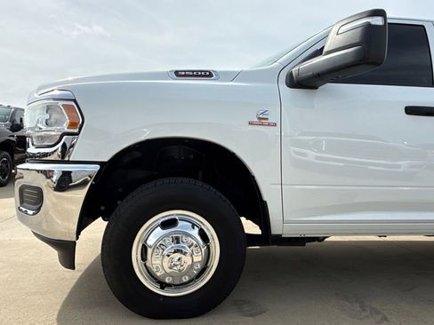Used 2024 RAM 3500 Tradesman w/ Chrome Appearance Group AWD/4WD image 5