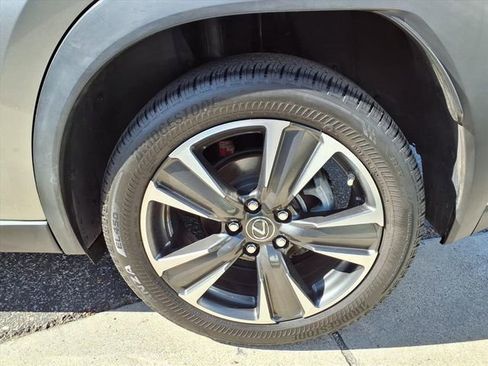 Used 2020 Lexus UX 200 image 18