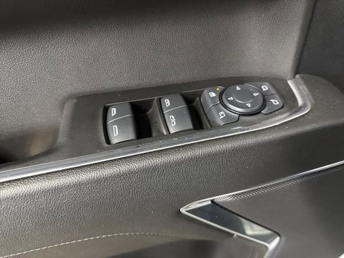 Used 2025 GMC Sierra 1500 SLT image 30