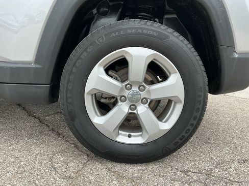 Used 2019 Jeep Compass Latitude AWD/4WD image 10