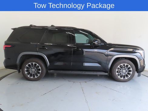 Used 2023 Toyota Sequoia Limited image 2