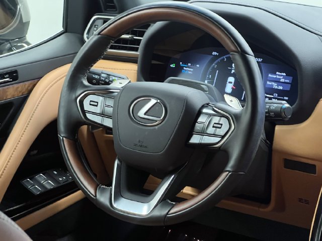 Certified 2025 Lexus LX 600 4WD w/ Accessory Package (2T) image 15