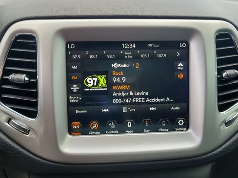 Used 2021 Jeep Compass Latitude FWD image 23