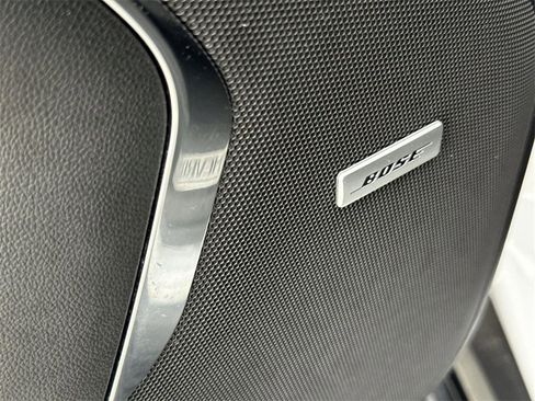 Used 2024 Chevrolet Suburban LT image 23