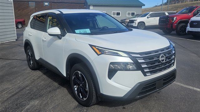 Used 2025 Nissan Rogue SV AWD/4WD image 3