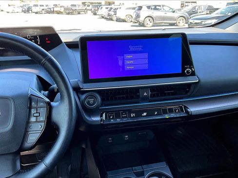 Used 2023 Toyota Prius XLE image 6