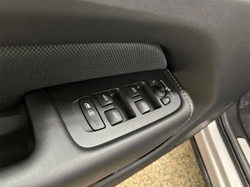 Certified 2022 Volvo XC60 B6 R-Design w/ Advanced Package image 13