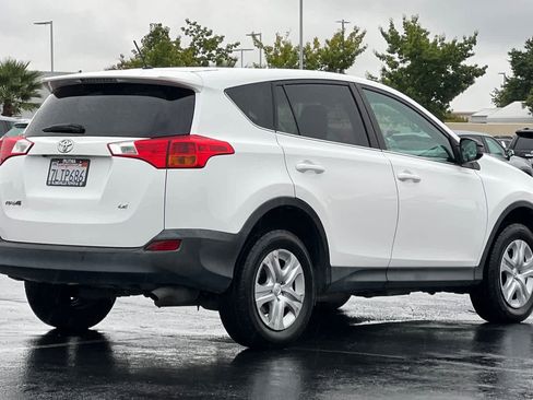 Used 2015 Toyota RAV4 LE image 2