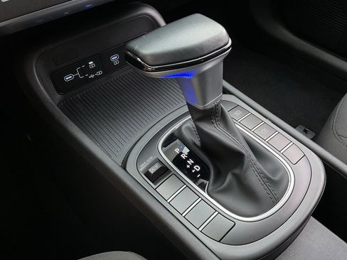 Used 2025 Hyundai Kona SEL image 35