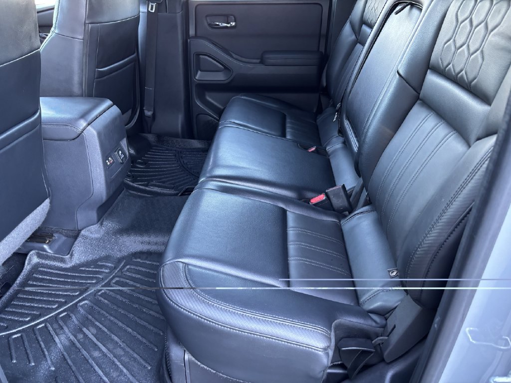 Used 2022 Nissan Frontier PRO-4X AWD/4WD image 23