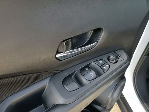 Used 2024 Nissan Kicks SV image 12