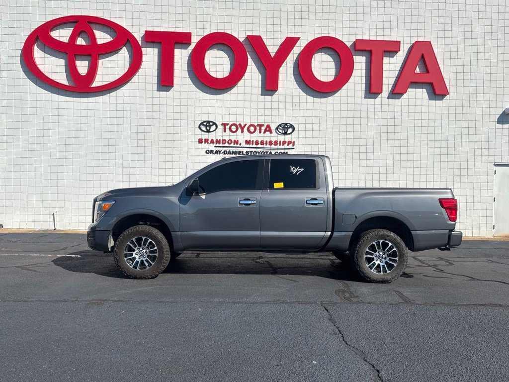 Used 2021 Nissan Titan SV w/ SV Convenience Package RWD image 5