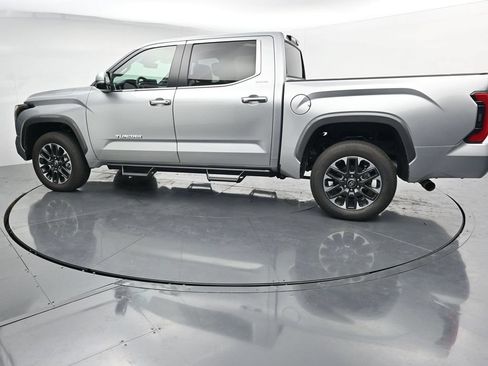 Used 2026 Toyota Tundra Limited AWD/4WD image 5