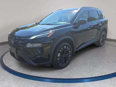 Used 2026 Nissan Rogue Dark Armor FWD image 1