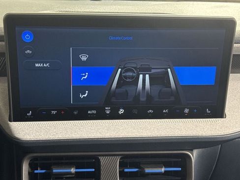 New 2025 Ford Maverick XLT w/ XLT Luxury Package image 22