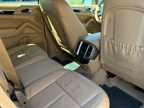 Used 2013 Porsche Cayenne Diesel w/ Convenience Pkg AWD/4WD image 13