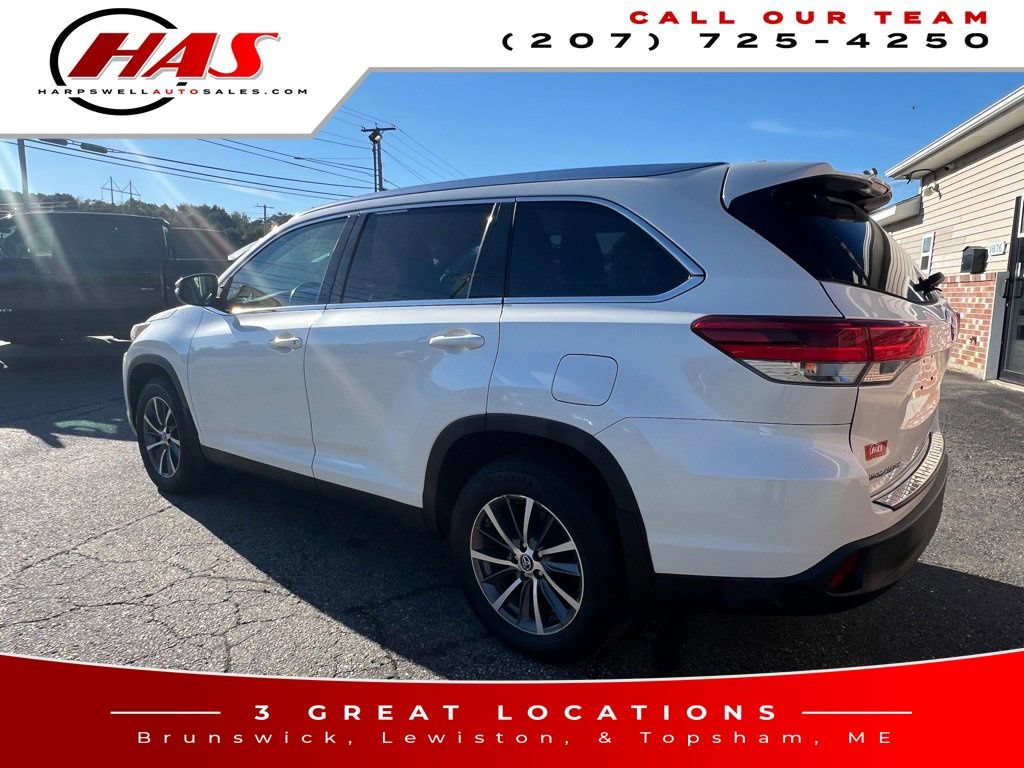 Used 2019 Toyota Highlander XLE AWD/4WD image 5