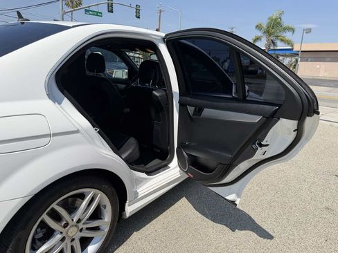 Used 2013 Mercedes-Benz C 300 4MATIC Sedan image 24