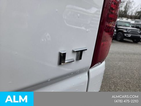 Used 2025 Chevrolet Silverado 2500 LT w/ Convenience Package AWD/4WD image 10