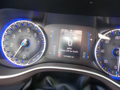 Used 2021 Chrysler Voyager Lxi image 14