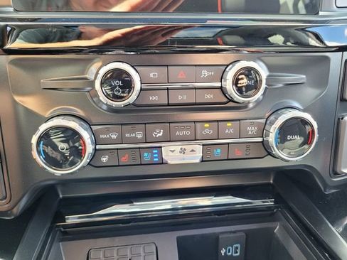 New 2026 Ford F250 Lariat w/ Black Appearance Package image 27