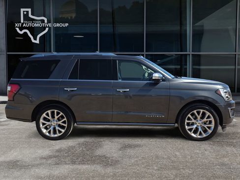 Used 2018 Ford Expedition Platinum AWD/4WD image 2