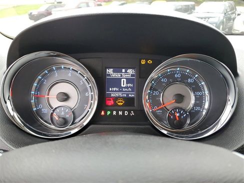 Used 2011 Chrysler Town & Country Touring image 15