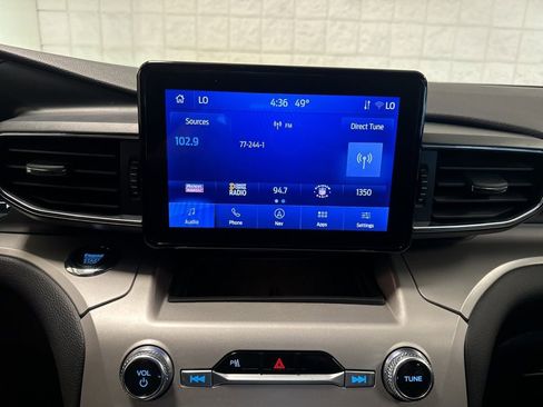 Used 2023 Ford Explorer XLT w/ Equipment Group 202A AWD/4WD image 30