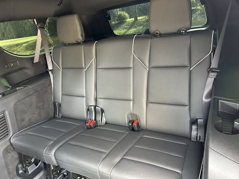 Used 2025 Cadillac Escalade ESV Premium Luxury image 48