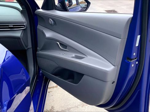 Used 2024 Hyundai Elantra SE image 22