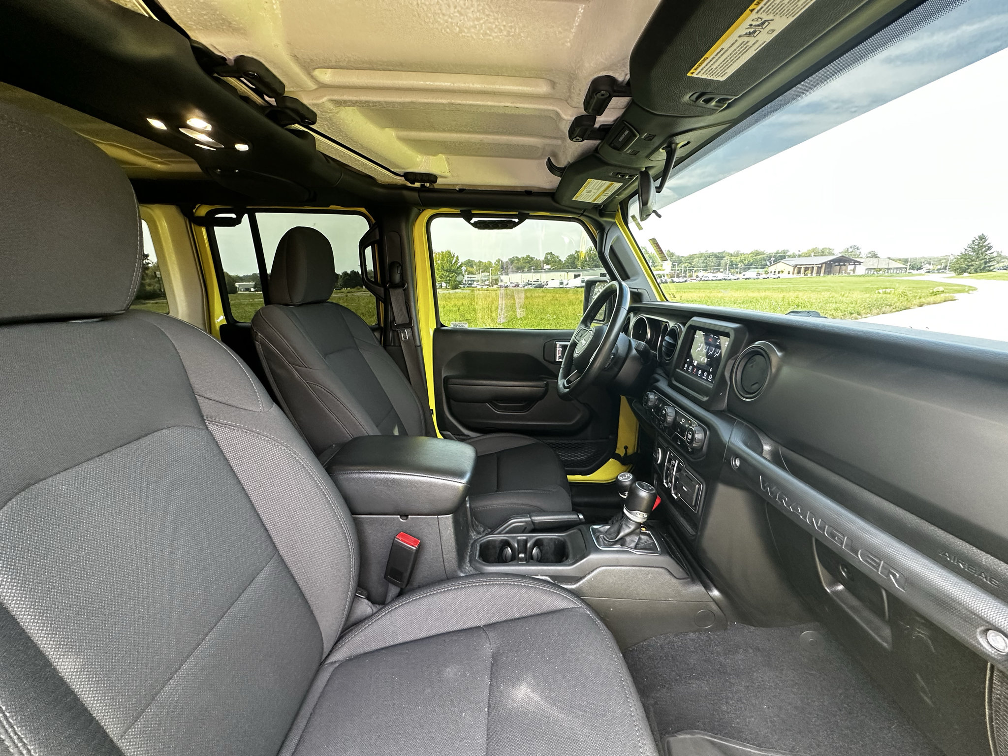 Used 2022 Jeep Wrangler Unlimited Sport w/ Xtreme Recon 35" Tire Package AWD/4WD image 32