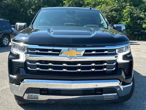 Used 2025 Chevrolet Silverado 1500 LTZ RWD image 4