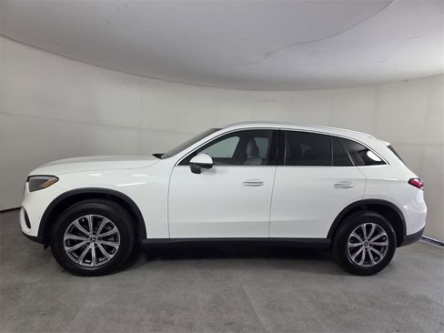 Certified 2023 Mercedes-Benz GLC 300 image 8