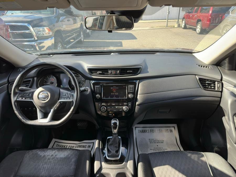 Used 2020 Nissan Rogue SV AWD/4WD image 17