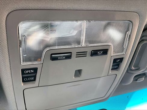 Used 2017 Toyota Camry SE FWD image 31